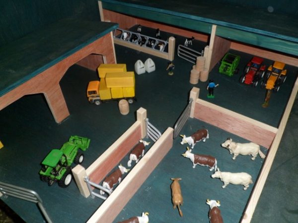 wooden toy farm,cattle shed,paddocks,cattle crush,2 bay shed,