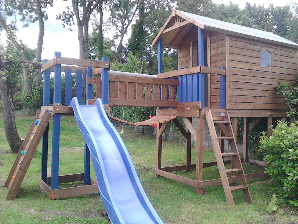 Deluxe Treehouse with Bridge Link STT Swings