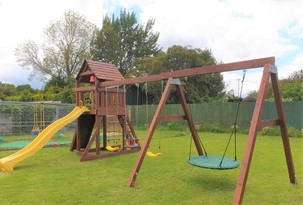 STTSwings Ireland treehouse with nest swing and slide