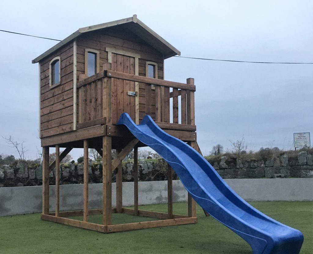 Tree house wacky world plus slide | STT Swings