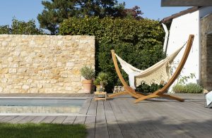 Larch Kingsize Stand In Use