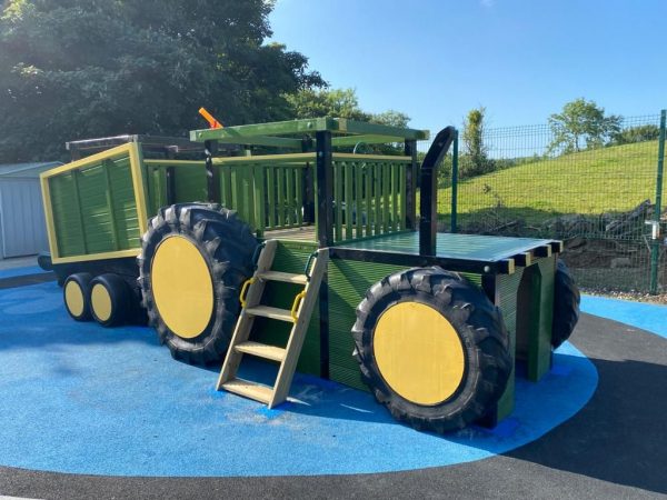 Commercial-tractor_and trailer playframe_sttswings_